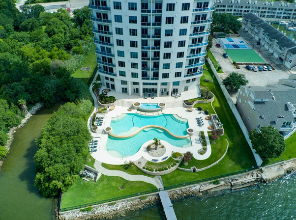 A Condo With a Pool: Why It’s the Perfect Life Under Singapore’s Hot Climate